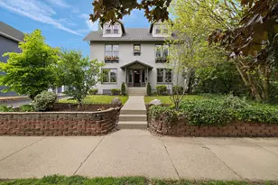637 Fairview Ave NE, Grand Rapids, MI 49503 - Photo 1