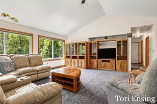 10874 Wildwood Dr, Greenville, MI 48838 - Photo 7