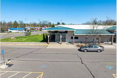 1525 W Michigan Avenue, Battle Creek, MI 49037 - Photo 1