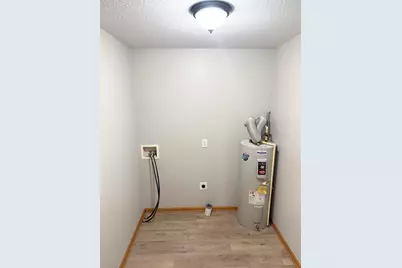 9669 Wildflower Court #8, Van Buren Township, MI 48111 - Photo 11