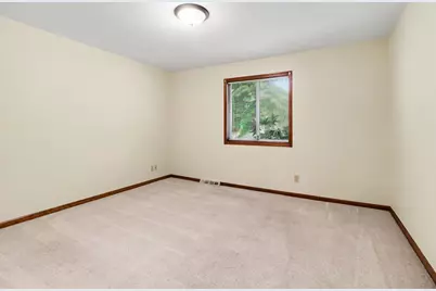 5851 Leisure South Drive SE, Grand Rapids, MI 49548 - Photo 11