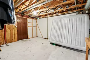 5851 Leisure S Dr SE, Grand Rapids, MI 49548 - Photo 21