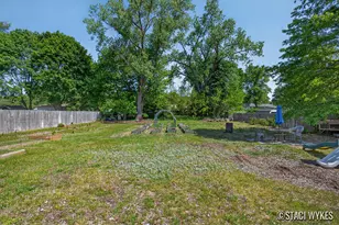 749 Lillian St, Holland, MI 49424 - Photo 25