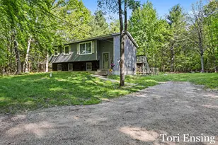 10688 Velma Dr, Greenville, MI 48838 - Photo 3