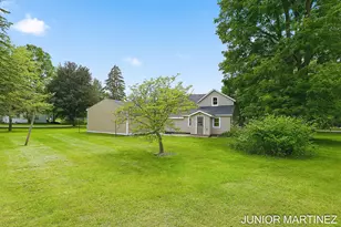 204 N Sherwood Ave, Plainwell, MI 49080 - Photo 31