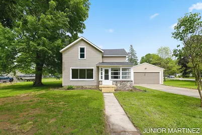 204 N Sherwood Avenue, Plainwell, MI 49080 - Photo 1