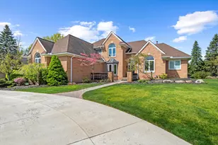 46571 Galway Dr, Novi, MI 48374 - Photo 3