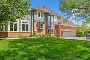46571 Galway Dr, Novi, MI 48374 - Photo 3