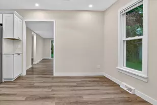 409 Oak St, Three Oaks, MI 49128 - Photo 15