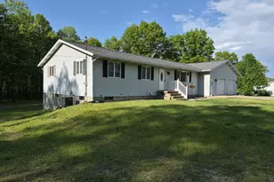 20200 W Lake Montcalm Rd, Howard City, MI 49329 - Photo 9