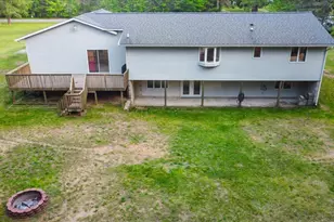 20200 W Lake Montcalm Rd, Howard City, MI 49329 - Photo 5