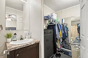 5208 Village Dr SW, Wyoming, MI 49509 - Photo 9