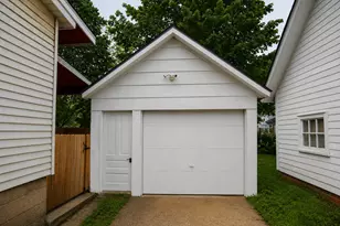 518 Walnut St, Three Rivers, MI 49093 - Photo 3
