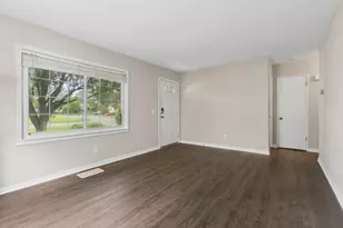 1602 Baker Dr, Kalamazoo, MI 49048 - Photo 3