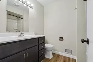3925 Chamberlain Ave SE, Grand Rapids, MI 49508 - Photo 19