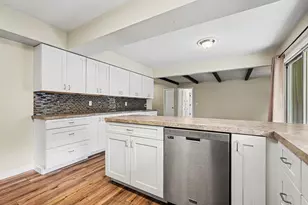 3925 Chamberlain Ave SE, Grand Rapids, MI 49508 - Photo 15