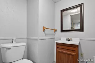 852 Diamond Ave NE, Grand Rapids, MI 49503 - Photo 25