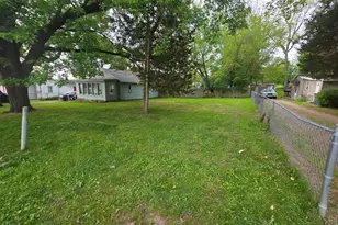 21 Bradley St, Battle Creek, MI 49017 - Photo 3
