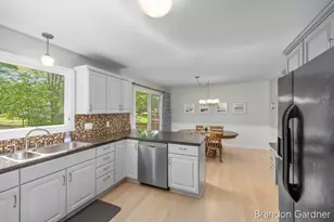 10930 Timberline Dr, Allendale, MI 49401 - Photo 7