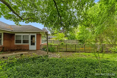146 Bellevue Street SE, Grand Rapids, MI 49548 - Photo 23