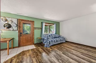 6550 Saline Dr, Waterford, MI 48329 - Photo 7