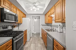 230 S State St, Zeeland, MI 49464 - Photo 7