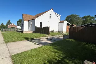 8105 Toepfer, Warren, MI 48089 - Photo 3