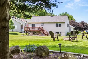 2206 Thistledowne Dr NE, Grand Rapids, MI 49505 - Photo 37