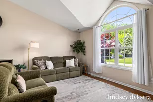 2206 Thistledowne Dr NE, Grand Rapids, MI 49505 - Photo 7