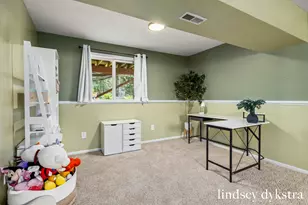 2206 Thistledowne Dr NE, Grand Rapids, MI 49505 - Photo 27