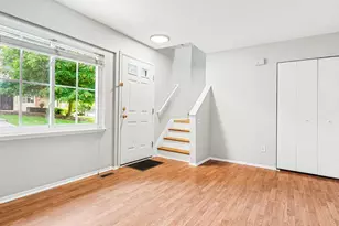 515 Longshore Dr, Ann Arbor, MI 48105 - Photo 5