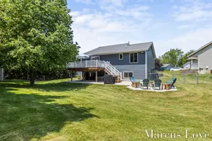 466 Madison Ct SE, Kentwood, MI 49548 - Photo 3