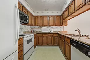 550 Cliffs Dr, Ypsilanti, MI 48198 - Photo 11
