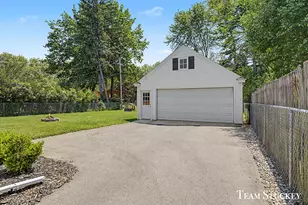 216 Boltwood Dr NE, Grand Rapids, MI 49505 - Photo 35