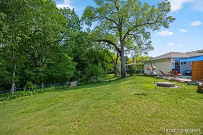 2658 Carlton Avenue NE, Grand Rapids, MI 49505 - Photo 35