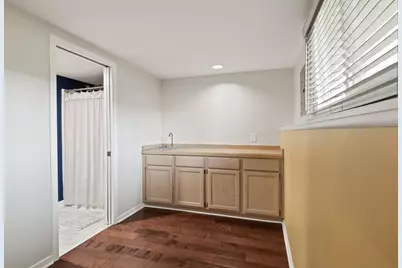 1008 Beachland Boulevard, Waterford, MI 48328 - Photo 23