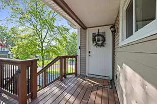1008 Beachland Blvd, Waterford, MI 48328 - Photo 7