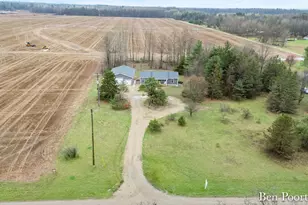 18351 W Hc-Edmore Rd, Howard City, MI 49329 - Photo 5