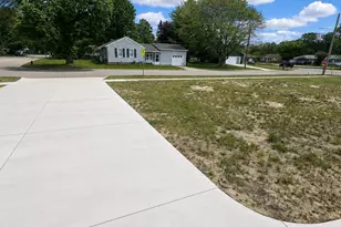 501 S Sullivan Ave, Fremont, MI 49412 - Photo 9
