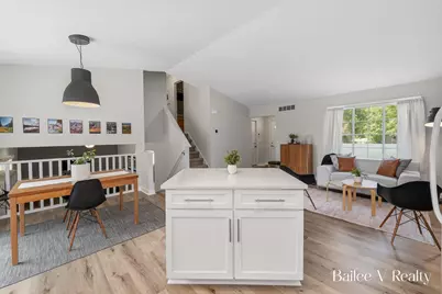 1660 Simmons Avenue NE, Grand Rapids, MI 49505 - Photo 7