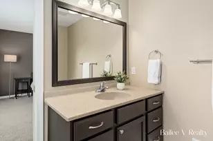 1660 Simmons Ave NE, Grand Rapids, MI 49505 - Photo 17