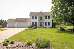 47679 Woodfield Cir, Mattawan, MI 49071 - Photo 1