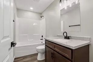 124 Jeremy St, Constantine, MI 49042 - Photo 15