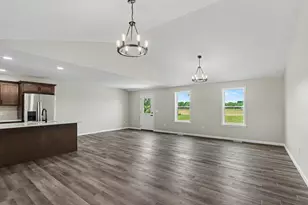 124 Jeremy St, Constantine, MI 49042 - Photo 5