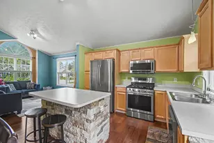 2561 Orchard View Dr NE, Grand Rapids, MI 49505 - Photo 9