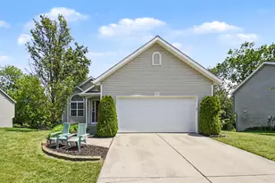 2561 Orchard View Dr NE, Grand Rapids, MI 49505 - Photo 1