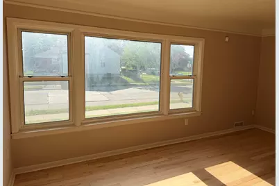 22415 Wilmot Avenue, Eastpointe, MI 48021 - Photo 9