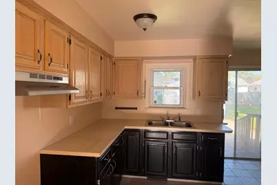 22415 Wilmot Avenue, Eastpointe, MI 48021 - Photo 3