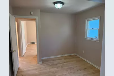 22415 Wilmot Avenue, Eastpointe, MI 48021 - Photo 11