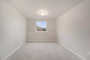 724 Manorwood Cir, Benton Harbor, MI 49022 - Photo 9